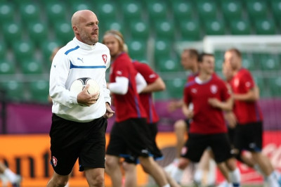 Euro 2012: Μπίλεκ: «Θα πολεμήσουμε για να μην πάμε γρήγορα σπίτι μας» (video)
