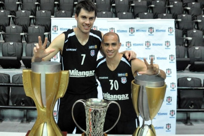 Τα πανηγύρια Μπεσίκτας και Έρτσεγκ για το Triple Crown (photos)