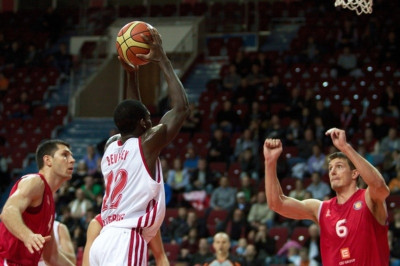 Διαψεύδει η «Φενέρ» για Μπέβερλι