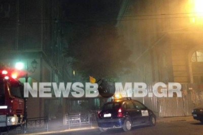 Συγκρούσεις μελών του ΣΥΡΙΖΑ και Χρυσαυγιτών στον Πειραιά (video)