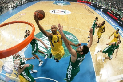 Ανανέωσε ο Σμιθ