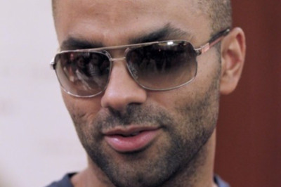 Μήνυση είκοσι εκατομμυρίων δολαρίων από Τόνι Πάρκερ!