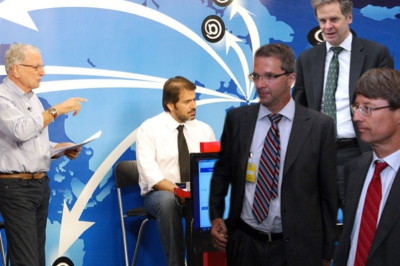 Μας αφήνει «μετεξεταστέους» η τρόικα