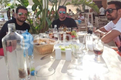 Γεύμα μόνο για τρεις… άντρες