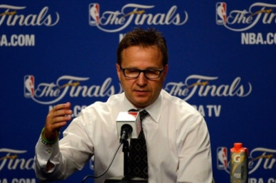 Σαμ Πριέστι: «Δεν έχουμε μιλήσει με άλλον προπονητή»