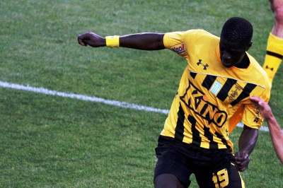 Επιχείρηση κουρέματος των προσφυγών στον Άρη