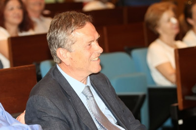 Δέσμευση για Σχολές από τον Ιωαννίδη