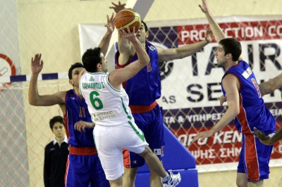 Αγωνία για τρεις στον ΠΑΟΚ