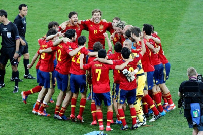 Μπήκαν μέσα μόνο παιδιά...