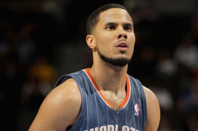 Επίσημα restricted free agents οι Όγκουστιν και Μπράουν