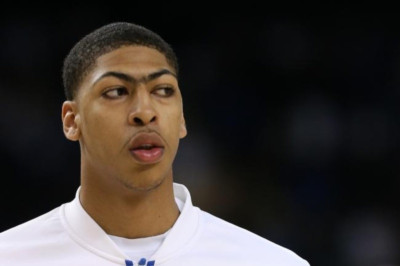 Τρίτωσε το κακό, με Ντέιβις!