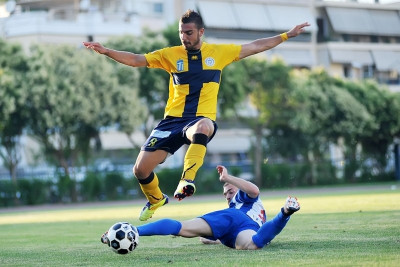 Ανανέωσε με Μανούσο η Καλλονή