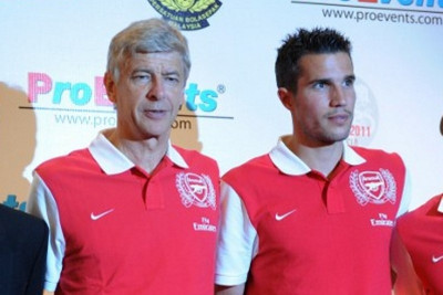 Βενγκέρ: «Να μείνει πάση θυσία ο Φαν Πέρσι»