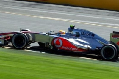 «Χόρευε» στη βροχή ο Χάμιλτον