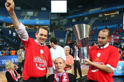 Παρέλαβαν το βραβείο τους οι Αγγελόπουλοι!