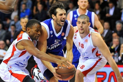 Παρέα με Μπουρούση και Φώτση ο Μπαζίλε!