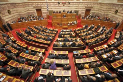 Αποχώρησαν ΣΥΡΙΖΑ, ΚΚΕ και ΔΗΜ.ΑΡ από την Ολομέλεια, λόγω Μιχαλολιάκου