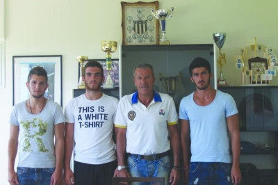 Ανακοίνωσε ακόμα τρεις ο Κορωνάκης!