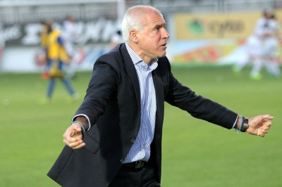 Στάση αναμονής από Αναστόπουλο, «γλυκοκοιτάζει» Αναστασάκο