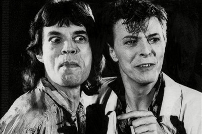 Έπιασε τον Jagger με τον Bowie στο κρεβάτι!