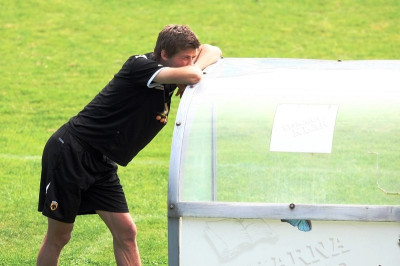 Εκτός Κοντοές, Χέλγκασον