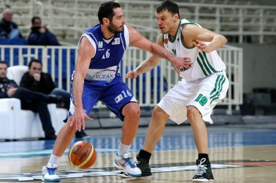 Σε αναμονή του Καραποστόλου στην Καβάλα