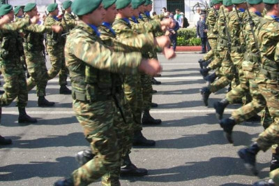 Με αύξηση της θητείας προσπαθούν να εξοικονομήσουν χρήματα