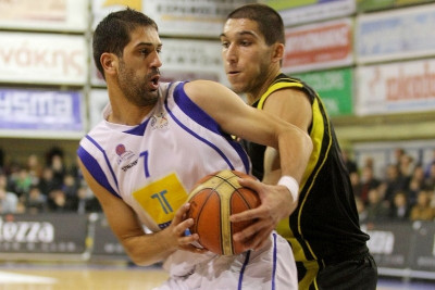 Και επίσημα στον Πανελευσινιακό ο Παπανικολάου!