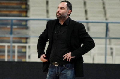 Συζητά με Κακιούση το Παγκράτι