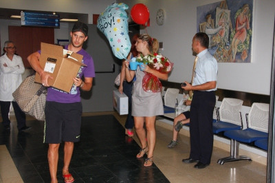 Σε πελάγη ευτυχίας ο «χαζομπαμπάς» Μιραλάς (photos)