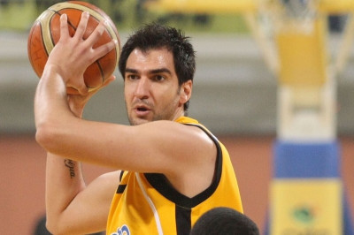 Υπέγραψε στη Νίμπουρκ ο Ταπούτος