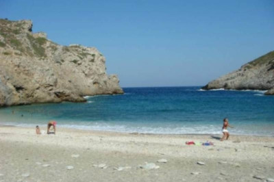 Οι 12 παραλίες της Αττικής που απαγορεύεται το κολύμπι