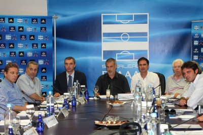 Super League: Ενός λεπτού σιγή για Παπουτσάκη