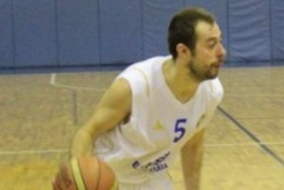 Μένει Ελευσίνα ο Νίκου