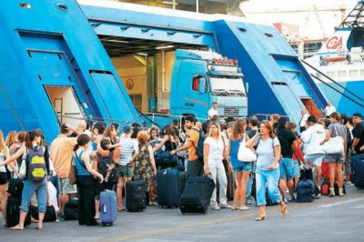 Μεγάλο κύμα φυγής... αδειούχων