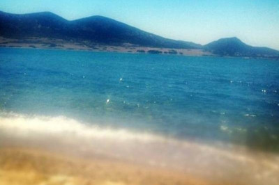 Χαλαρώνει στην ξαπλώστρα της και twett-άρει η…