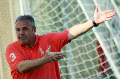 Απόλλων Σμύρνης: Ανακοίνωσε Βοσνιάδη... ξέχασε Κόλα