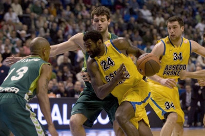 Μένει στην Ουκρανία ο Γουντς