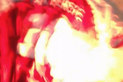 Στην... πυρά η φανέλα του Φαν Πέρσι! (videos)