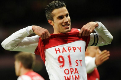 Και τα 132 γκολ του Φαν Πέρσι με την Άρσεναλ (video)