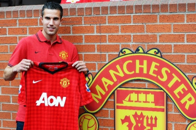 Παρουσιάστηκε και προπονήθηκε ο Φαν Πέρσι (photos)