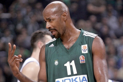 Ποιά 50; Μέχρι τα 80 του θα παίζει!