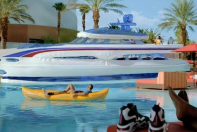 Μπος, Λοβ, Ουέστμπρουκ και Χάρντεν στην πισίνα (video)