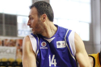 «Σταντ μπάι» ο Αγαδάκος