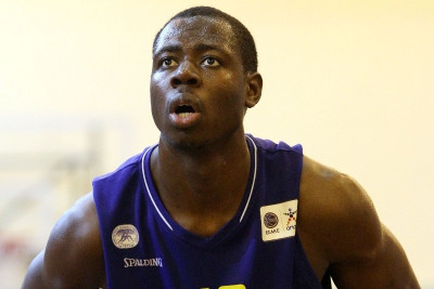 Πλησιάζει ο Μπόατενγκ στη Νέα Σμύρνη