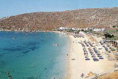 Επίθεση κουκουλοφόρων σε μετανάστες στην Ψαρού!