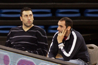 «Βλέπει» τρεις ο Κολοσσός!