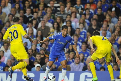 «Κεντάει» με την Τσέλσι ο Αζάρ (video)