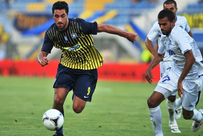 Μέσα ο Περόνε