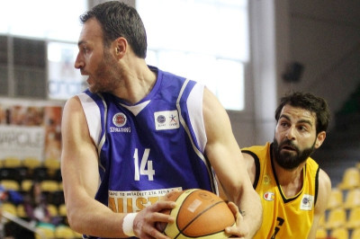 Ανανέωσε με Αγαδάκο ο Ίκαρος!